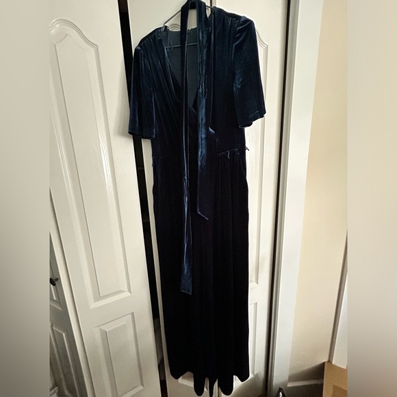 Blue velvet jumpsuit - Picture 2 of 2